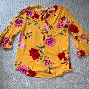 NWOT Yellow Old Navy top w/pink & red flowers